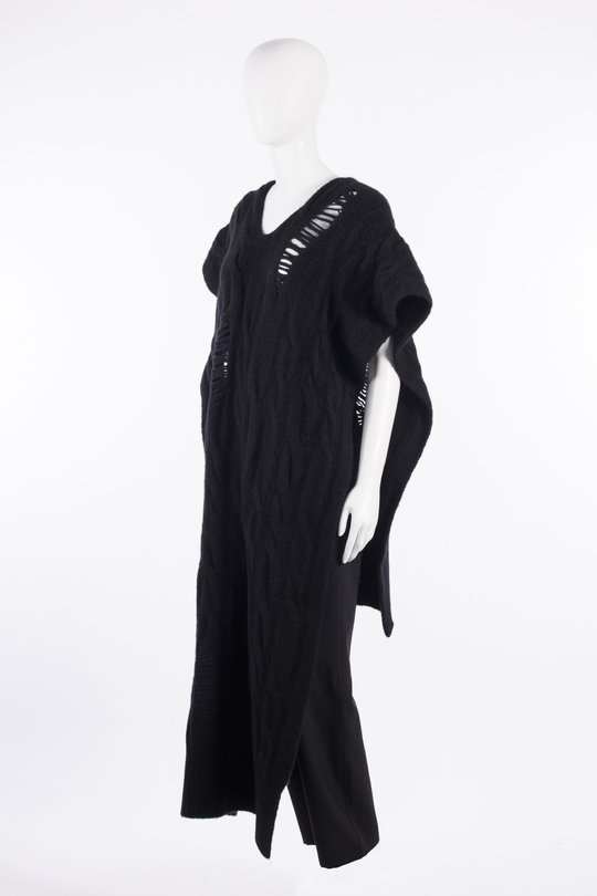 Weste/Cape GK18F26 black, Isabel Benenato