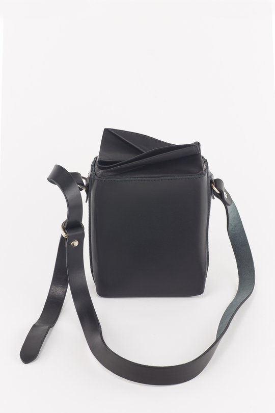 Tasche Box06 Groppone Full Grain / Blkt, Guidi