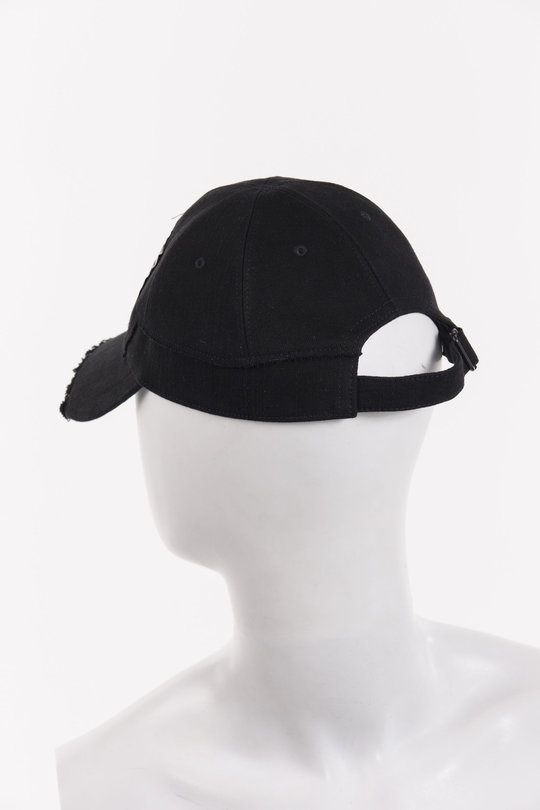 Capy UA01S26 black with print, Isabel Benenato